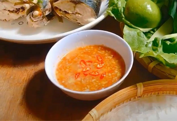 cach-pha-nuoc-cham-banh-xeo-mien-trung